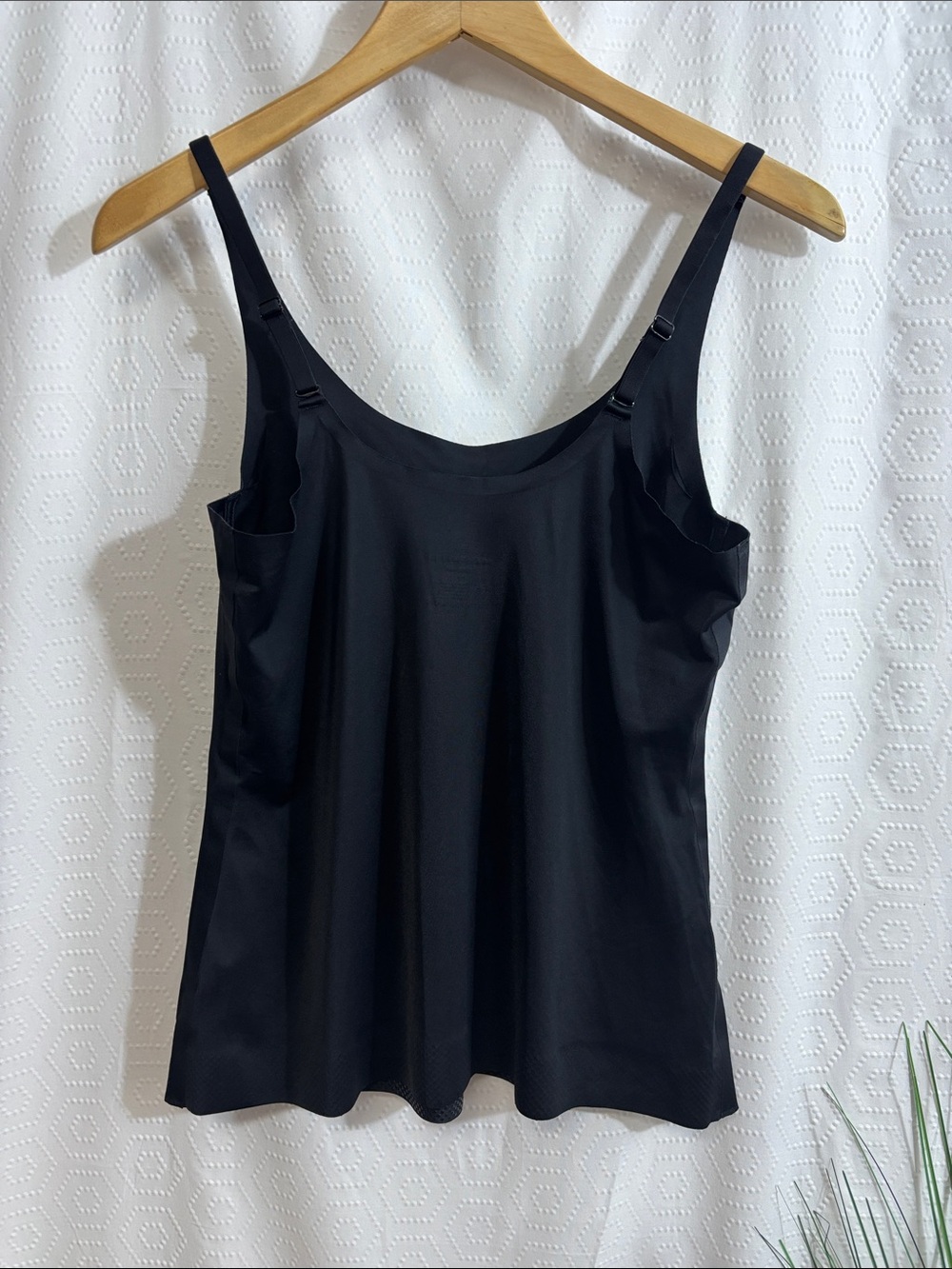 Ruby Ribbon Black Cami size 40